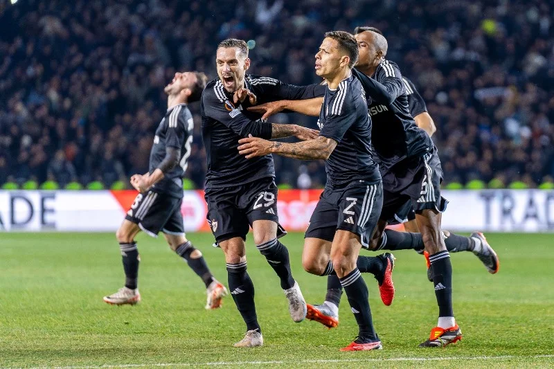 Bizimki "Qarabağ"dır və ya uğurun qoxusu gəlir 