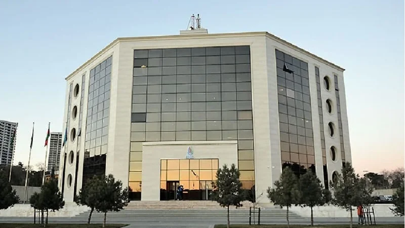 AFFA hakimi söyən məşqçini 4 oyunluq cəzalandırdı 
