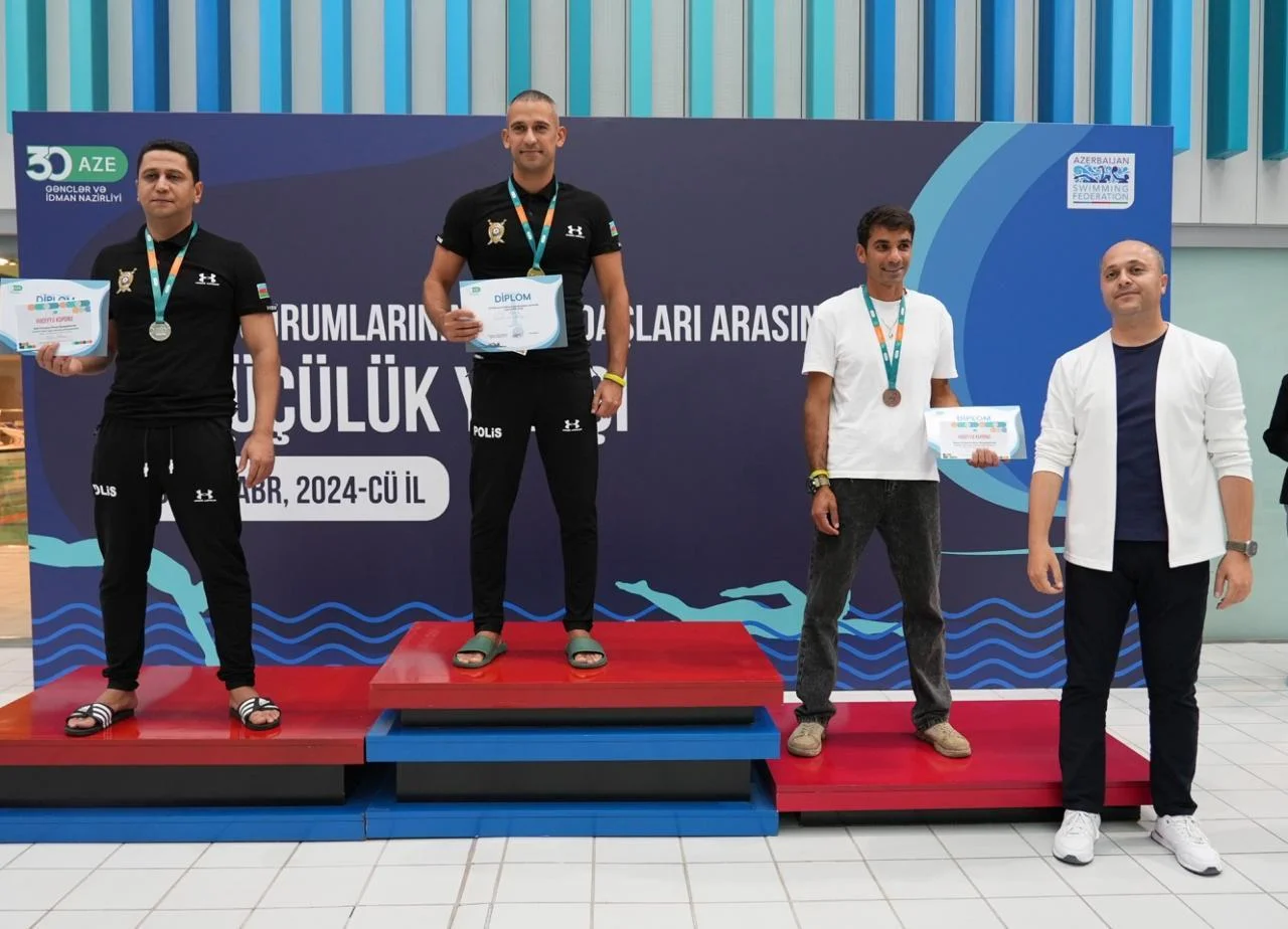 Dövlət qurumlarının əməkdaşları arasında üzgüçülük yarışı keçirildi 