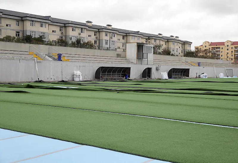 Binə stadionunda süni ot örtüyü dəyişdirilir - FOTOLAR 