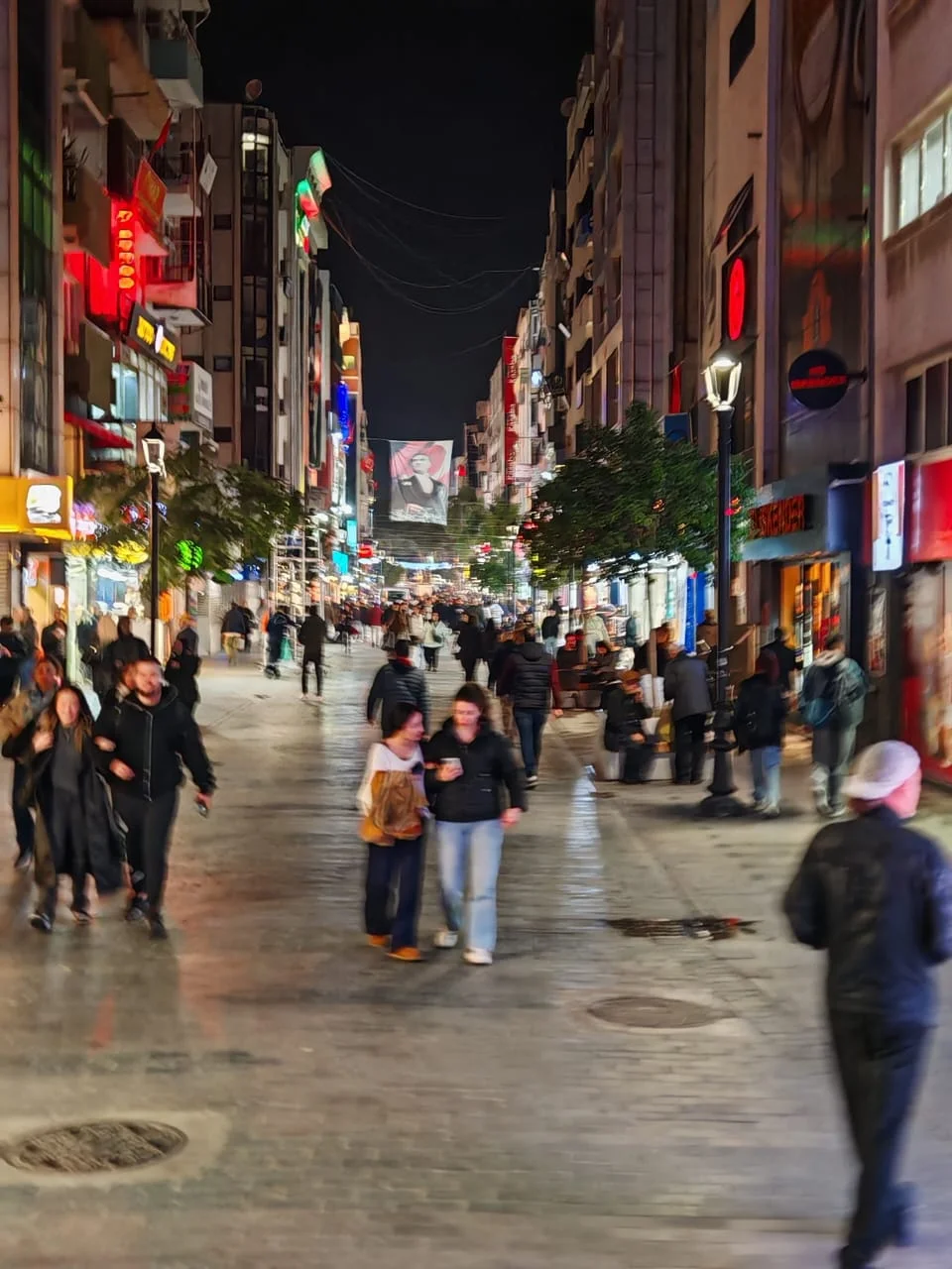 İzmir: Dalğaların qucaqladığı şəhər 