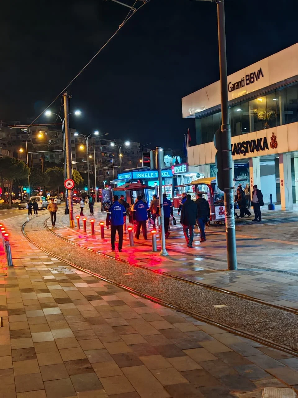 İzmir: Dalğaların qucaqladığı şəhər 