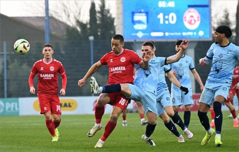Üçündən səs çıxmır, ikisi tufan qoparır 