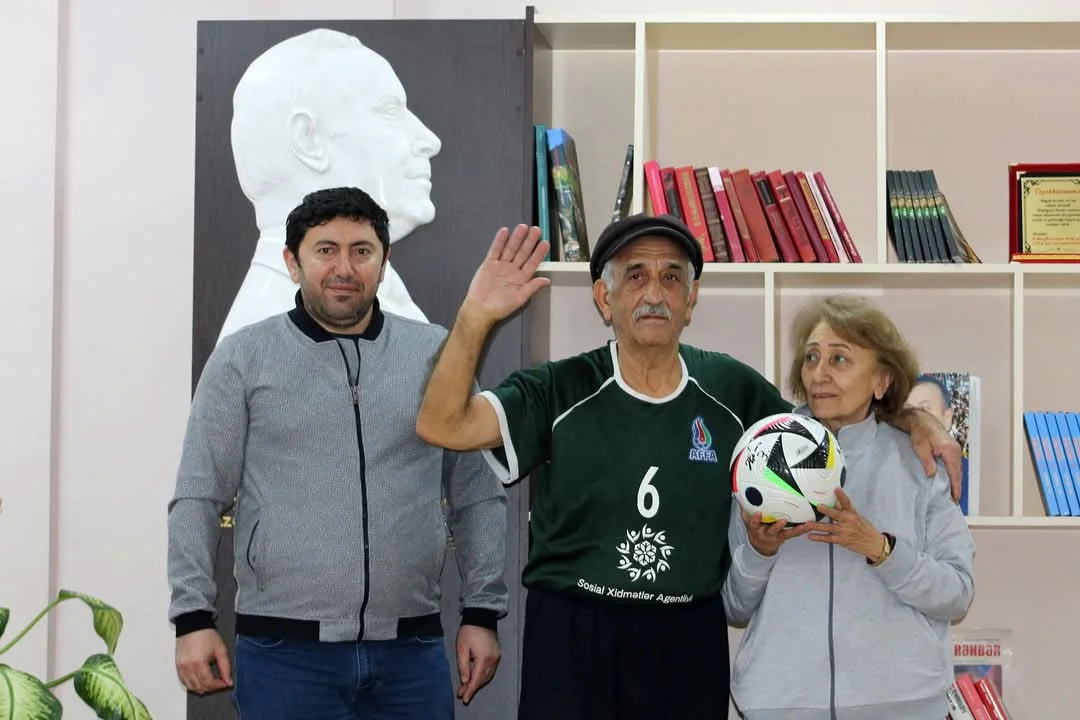 "Neftçi"nin əməkdaşları qocalar evində - FOTO 