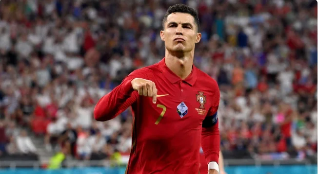 Ronaldu "Ginnesin Rekordlar Kitabı"na düşdü - FOTO 