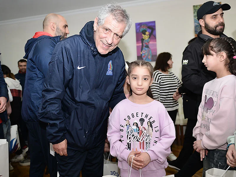 Milli üzvləri uşaq evində - FOTOLAR 