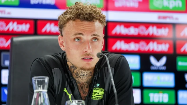 Ulduz futbolçunun atası meydanda döyüldü - FOTOLAR 