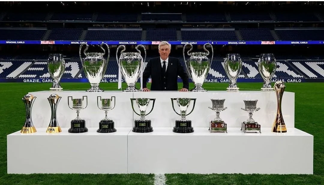 Ançelotti "Real"da qazandığı mükafatları nümayiş etdirdi - FOTO 