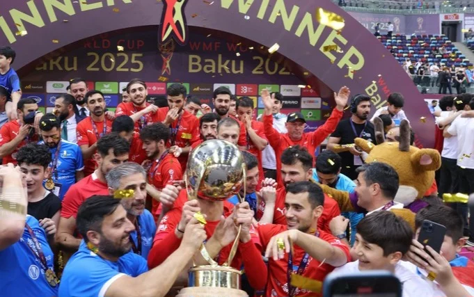 Dünya çempionu olan Azərbaycan millisi mükafatlandırıldı 