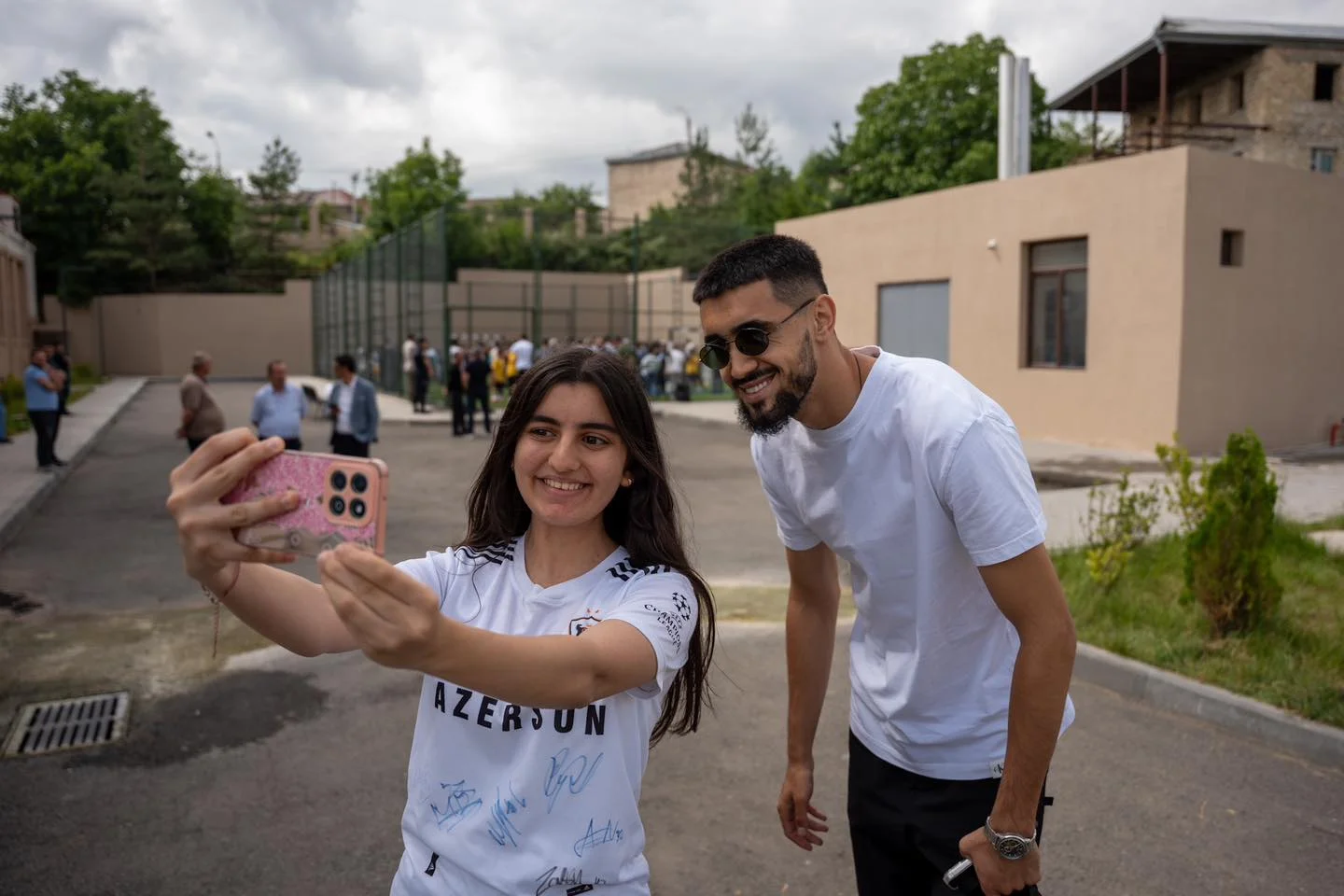 "Qarabağ" Şuşada 1 nömrəli məktəbi ziyarət etdi - FOTO 