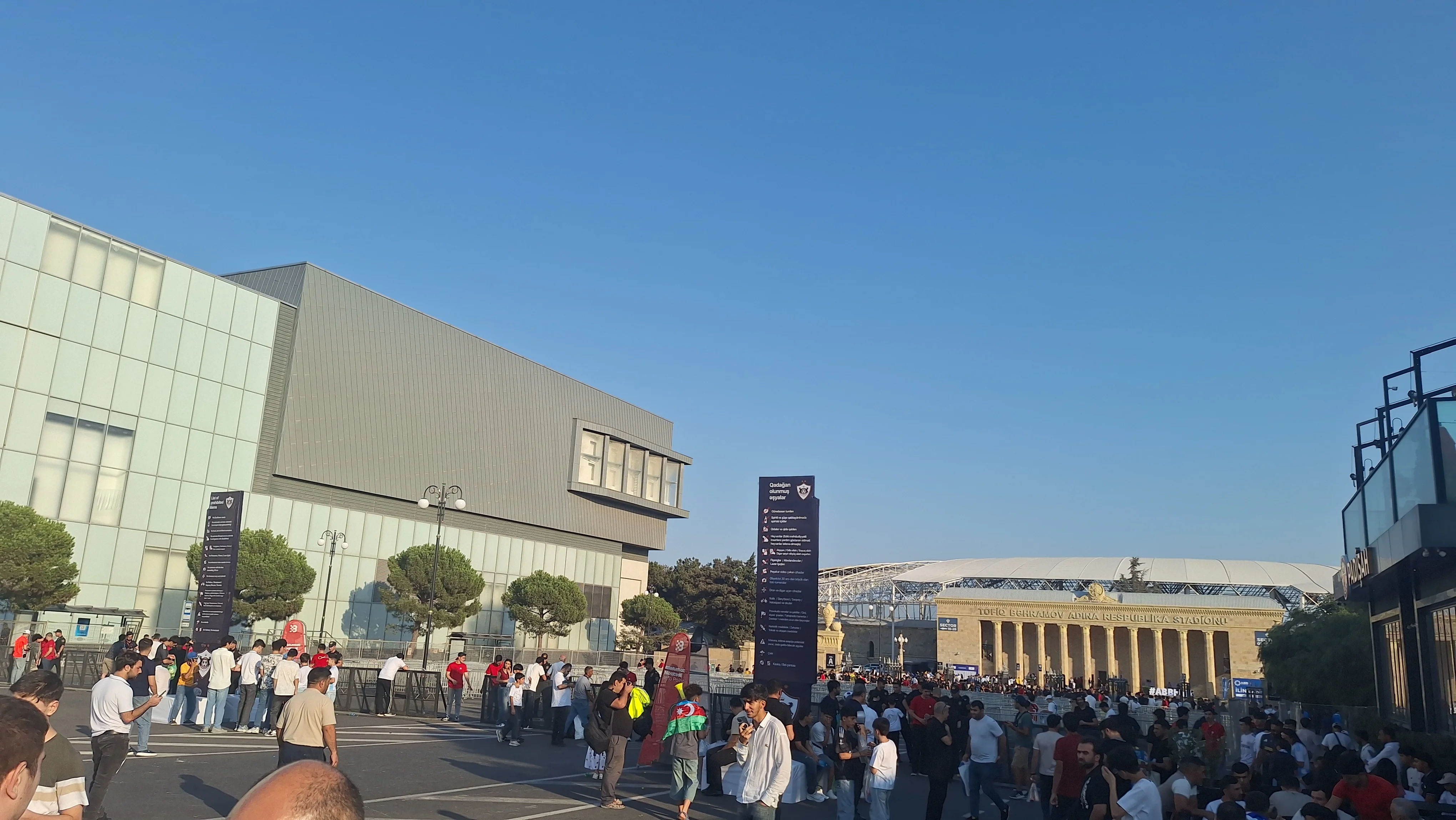 "Şelburn" fanatları tribunalara tələsir, bilet almağı son günə saxlayanlar var - FOTO 