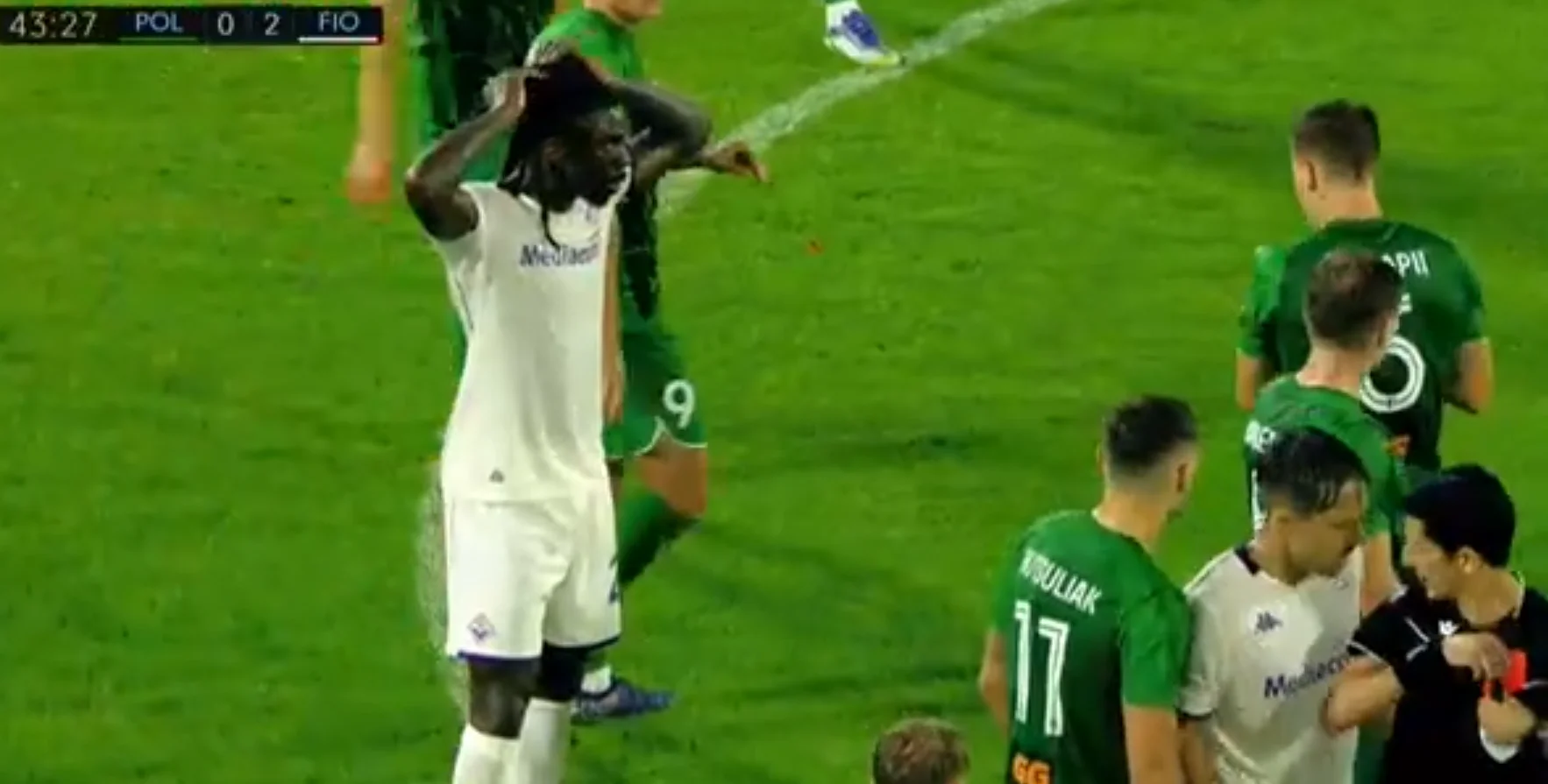Əliyar Ağayev "Fiorentina"nın hücumçusunu meydandan qovdu - VİDEO 