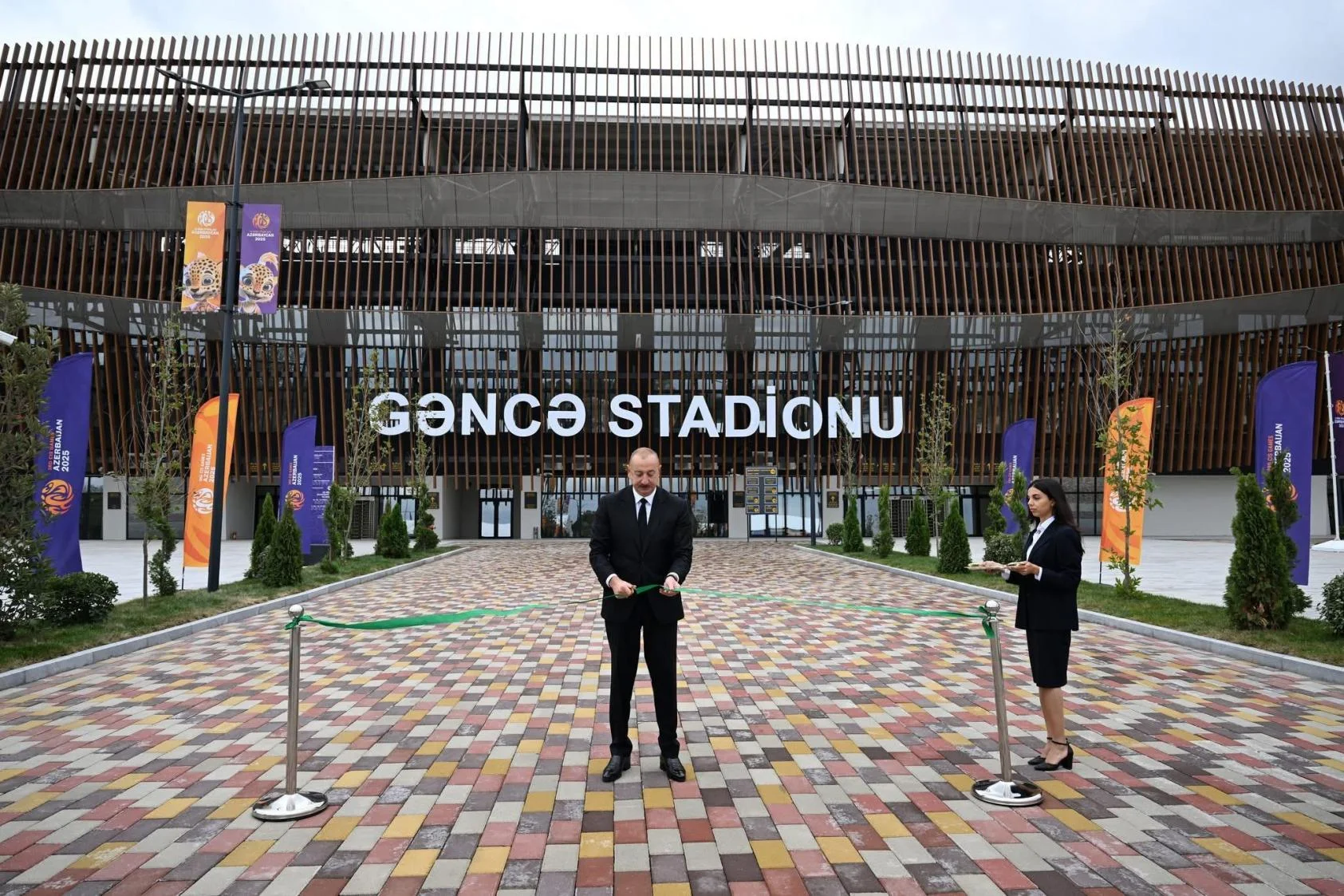 Azərbaycan Prezidenti Gəncə şəhər stadionunun açılışını etdi 