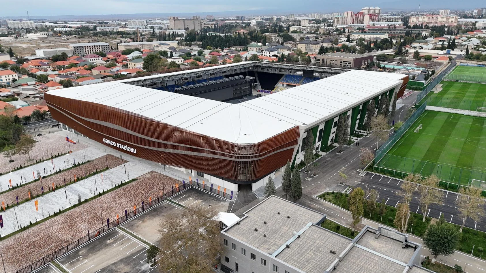 Azərbaycan Prezidenti Gəncə şəhər stadionunun açılışını etdi 
