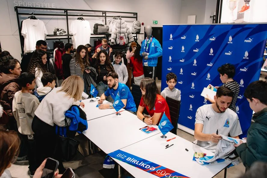 Milli komandamızın formaları “Puma” mağazalarında - Fotolar 