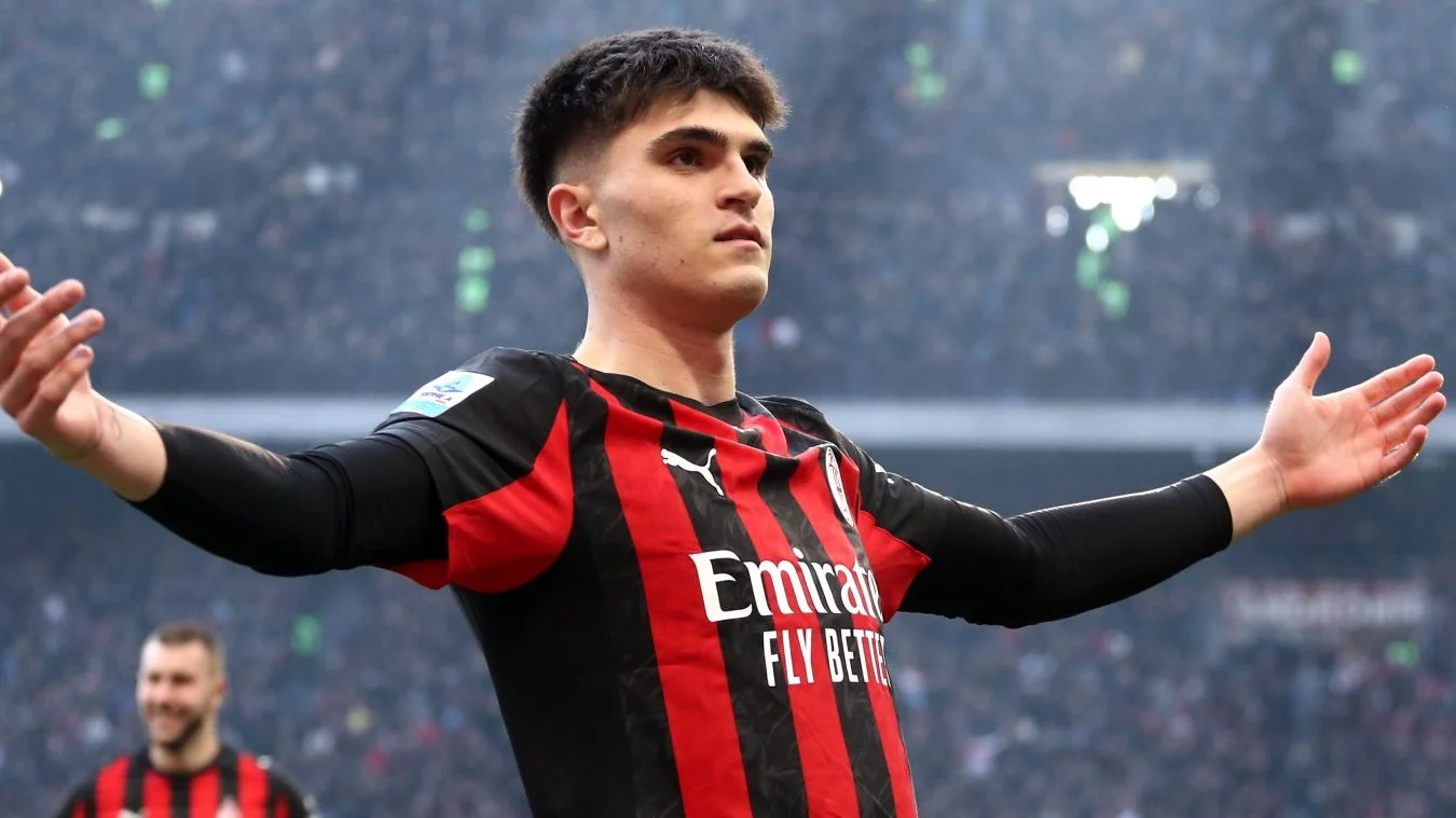 "Milan" 19 yaşlı futbolçunu "Arsenal"a sata bilər - MƏBLƏĞ 