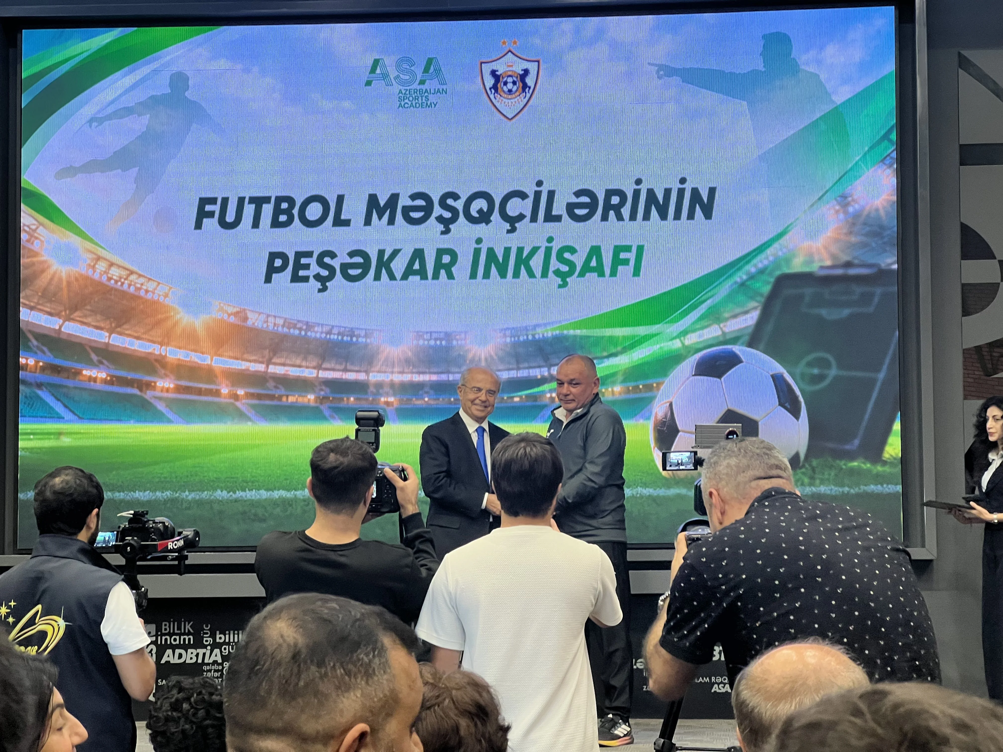 “Qarabağ”ın məqsədi yalnız futbolçu yetişdirmək deyil, həm də...” -  Emrah Çelikel
