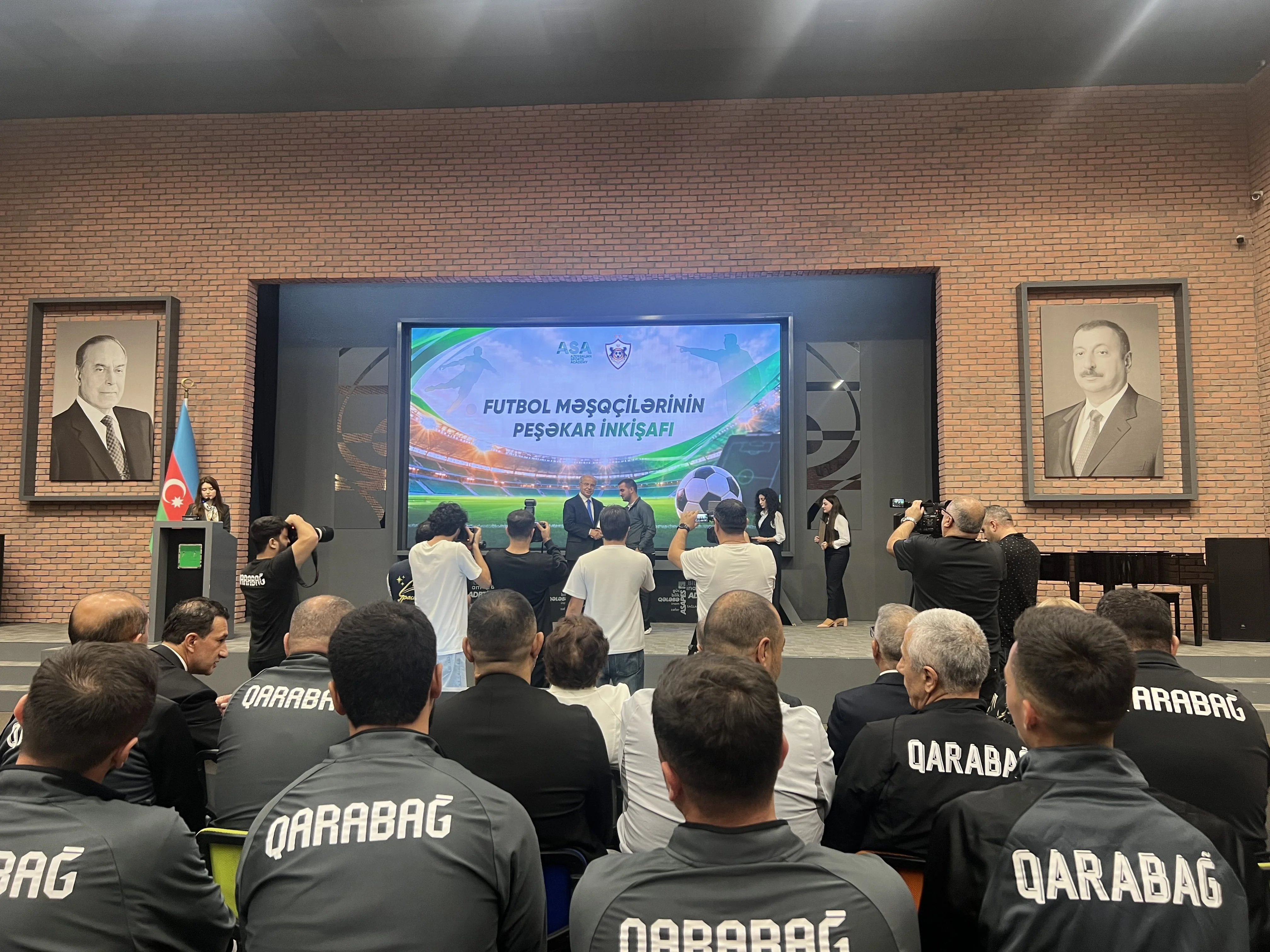 “Qarabağ”ın məqsədi yalnız futbolçu yetişdirmək deyil, həm də...” -  Emrah Çelikel