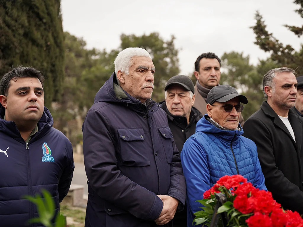 AFFA rəhbərliyi Anatoli Banişevskinin məzarını ziyarət etdi - Fotolar 