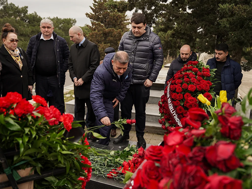 AFFA rəhbərliyi Anatoli Banişevskinin məzarını ziyarət etdi - Fotolar 