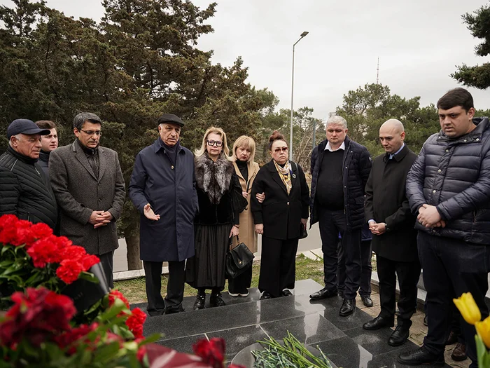 AFFA rəhbərliyi Anatoli Banişevskinin məzarını ziyarət etdi - Fotolar 