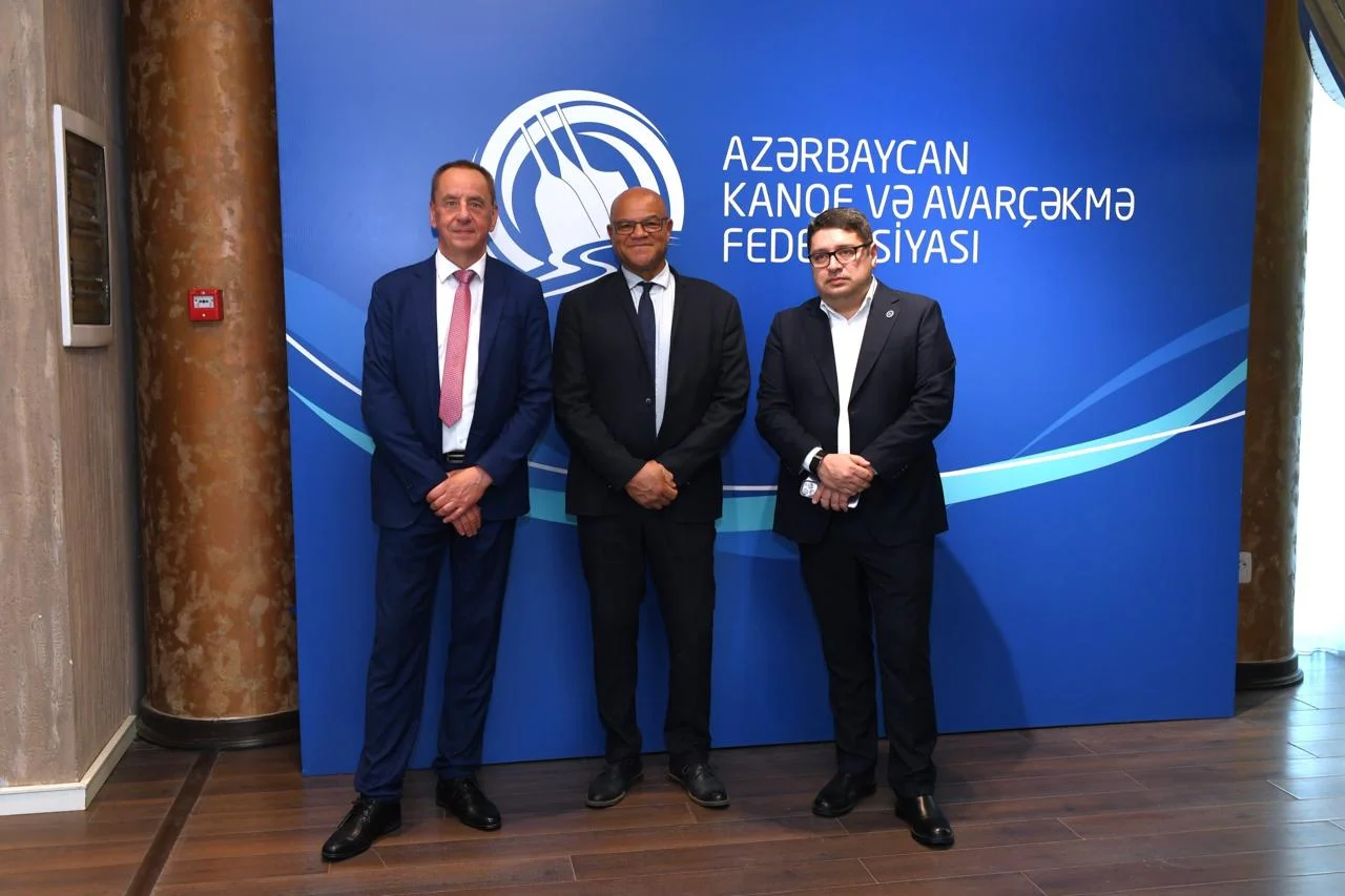 Beynəlxalq federasiya rəhbərləri Bakıda avarçəkmə məşqlərini izlədilər 