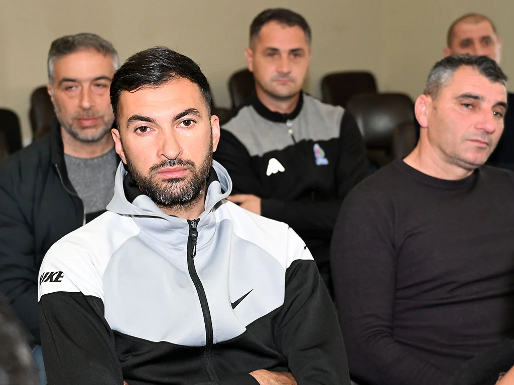 Elit Məşq Layihəsinin yeni rəhbəri Mirbağır İsayev məşqçilərlə görüşdü 