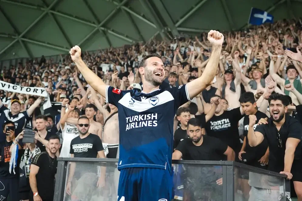 Dünya çempionu növbəti mövsüm harada oynayacağını bilmir 