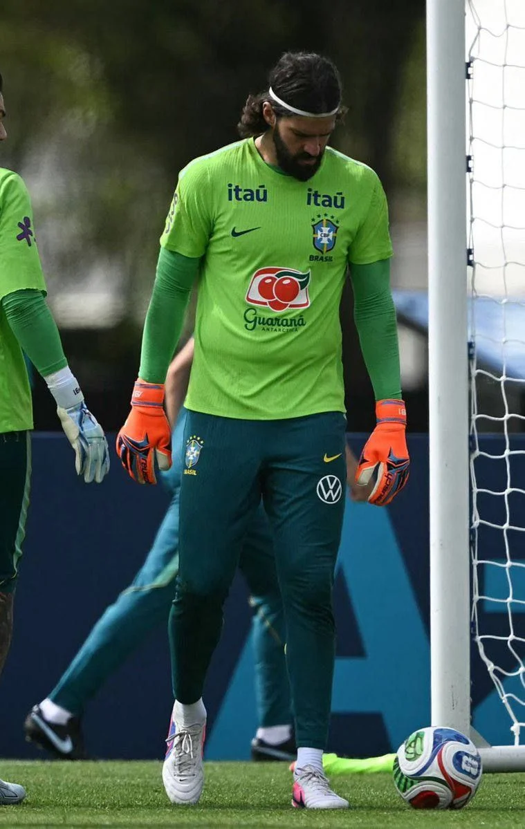 Braziliya millisinin qapıçısının bu FOTOsu gündəm oldu 