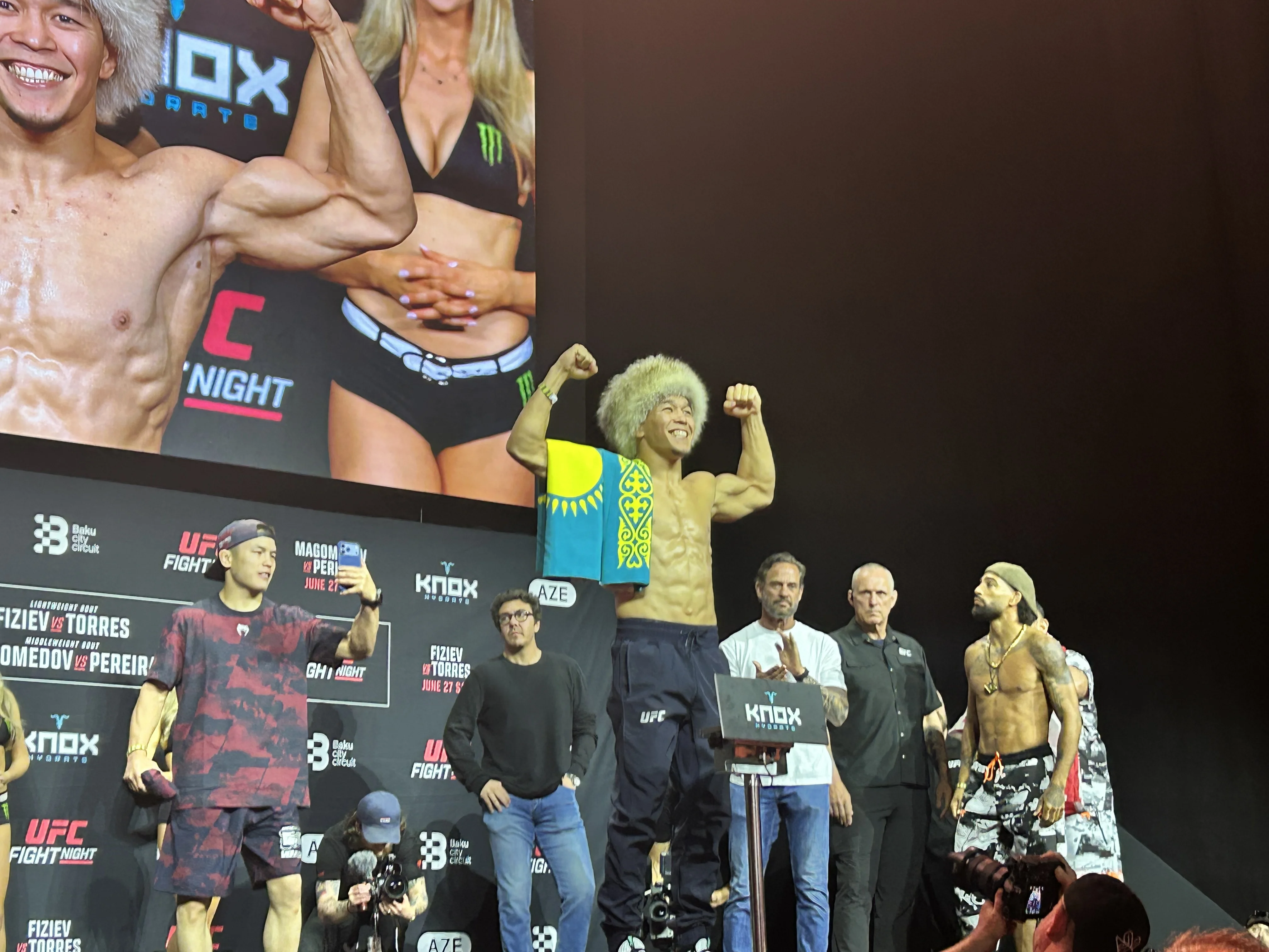 UFC-nin təntənəli çəkiölçmə mərasimi başlayır - FOTOLAR 