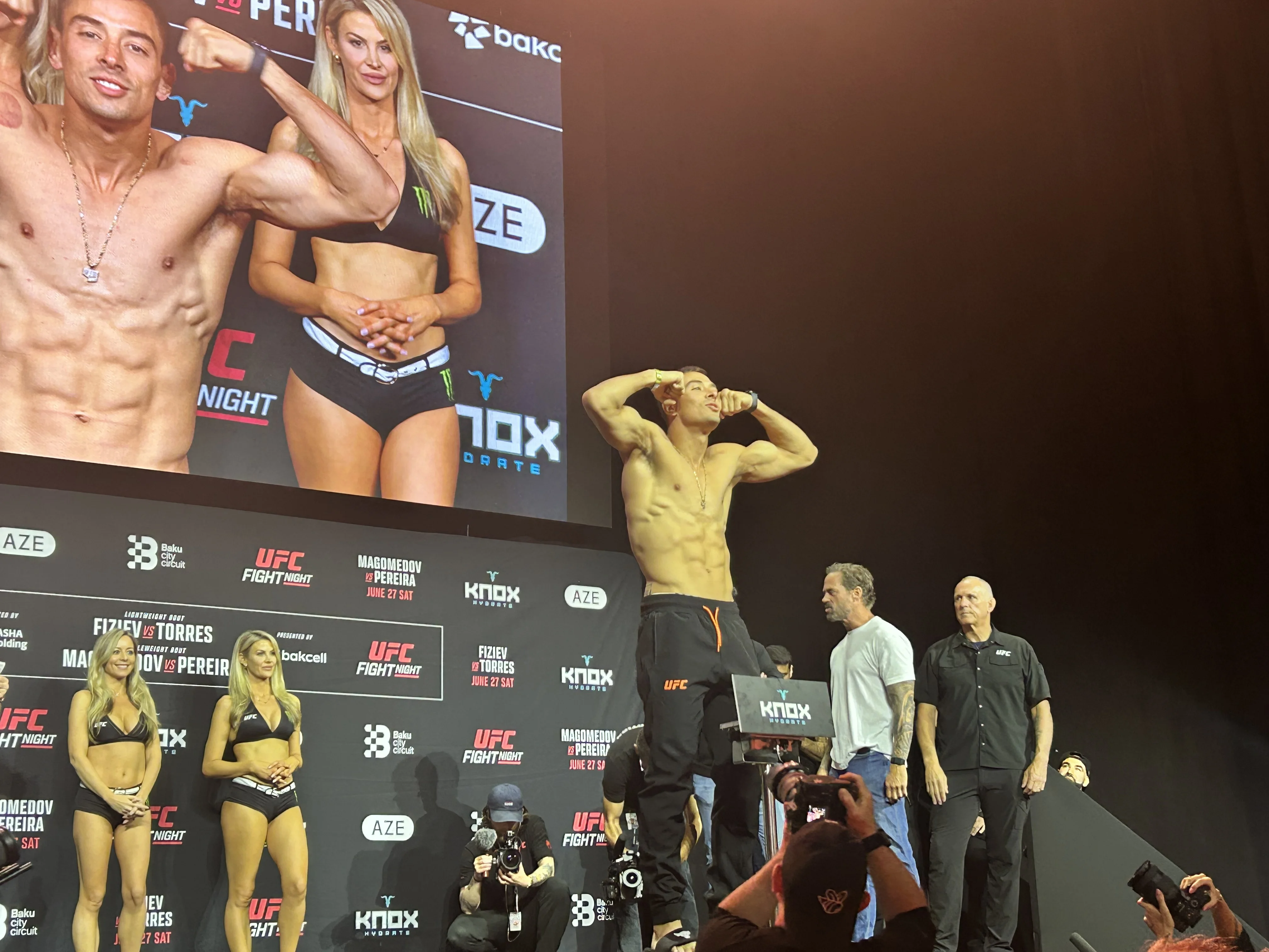 UFC-nin təntənəli çəkiölçmə mərasimi başlayır - FOTOLAR 