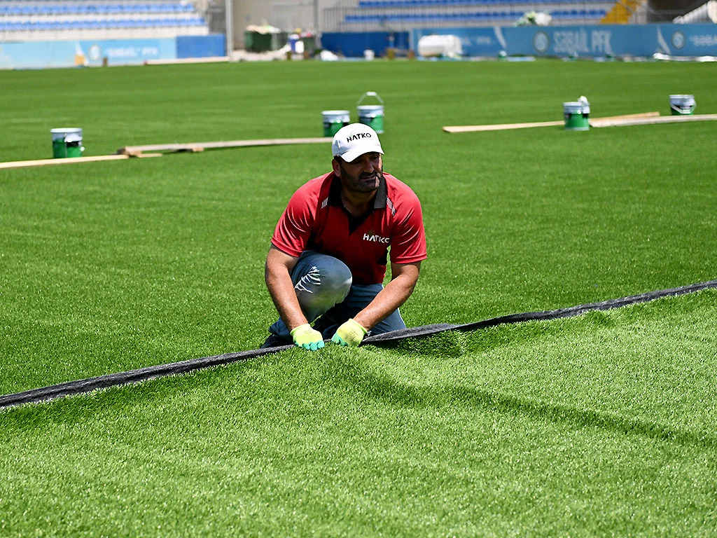 Bayıl stadionunda yenidənqurma işləri davam edir - Uşaq futbolu üçün bazaya çevriləcək arenadan FOTOLAR 