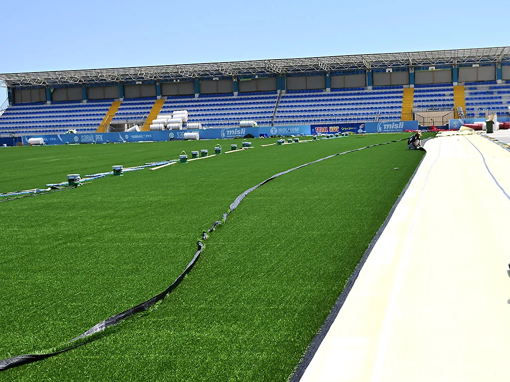 Bayıl stadionunda yenidənqurma işləri davam edir - Uşaq futbolu üçün bazaya çevriləcək arenadan FOTOLAR 
