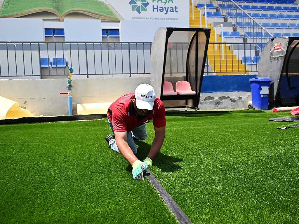 Bayıl stadionunda yenidənqurma işləri davam edir - Uşaq futbolu üçün bazaya çevriləcək arenadan FOTOLAR 