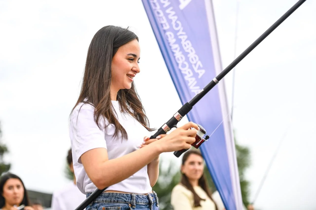Gənclər və İdman Nazirliyi ilə Azərbaycan Su İdman Növləri Federasiyasının birgə təşkilatçılığıyla balıq ovu festivalı keçirilib - FOTOLAR 
