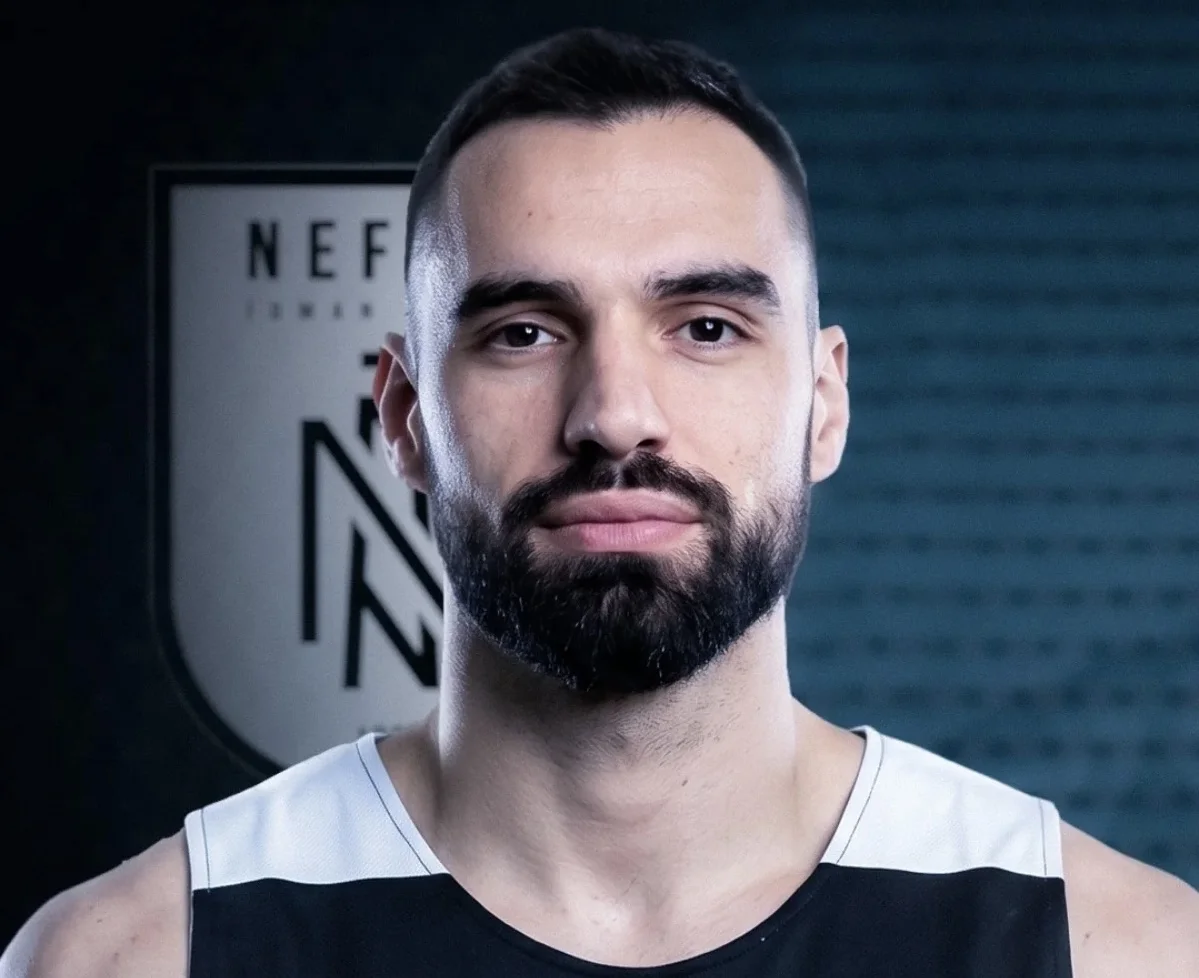 "Neftçi" monteneqrolu hücumçunu heyətinə qatdı 