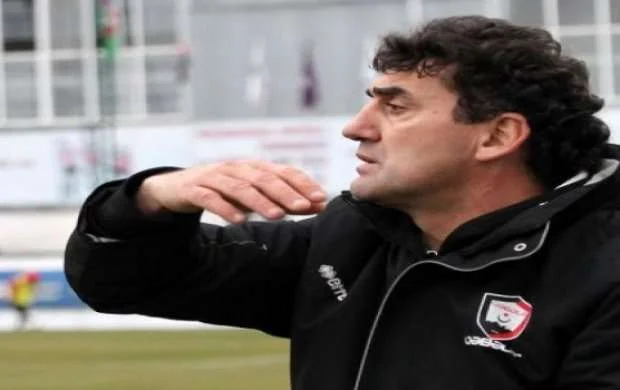 Məmmədovu Məmmədov əvəzləməyib- baş məşqçi postu boş qalıb 