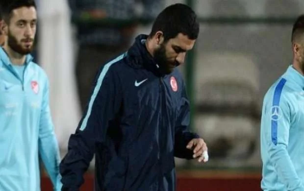 Arda Turan jurnalistə hücum etdi 