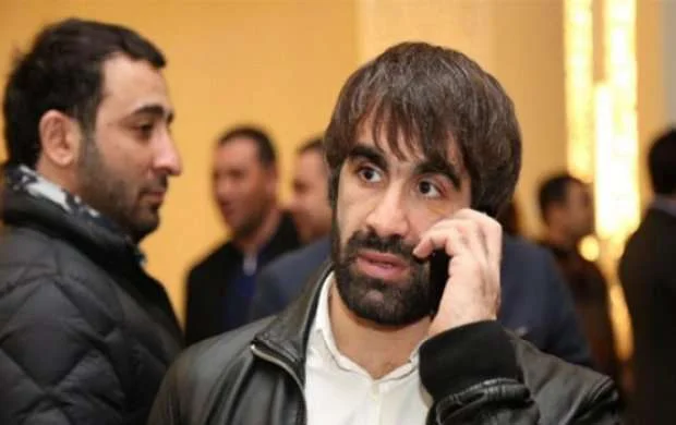 Rafael Ağayev: "Həyat yoldaşımla qohumların məsləhəti ilə tanış olmuşuq" 