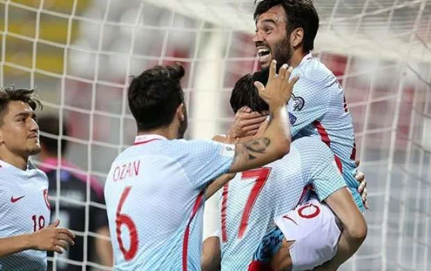 Türkiyə və İtaliya darmadağın etdi, Xorvatiya uduzdu 