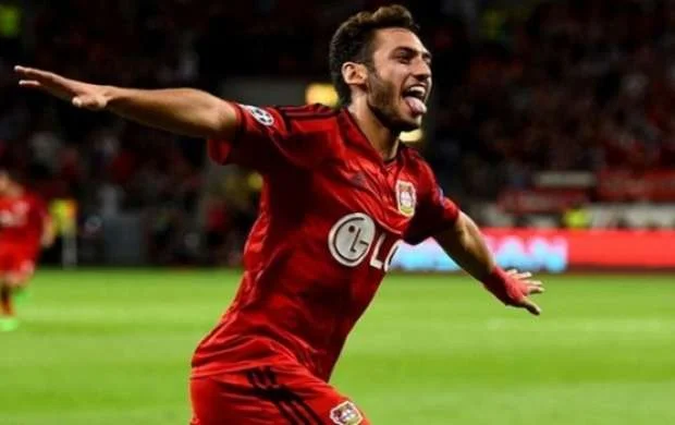 Türk futbolçuya 15 milyon avroluq təklif 