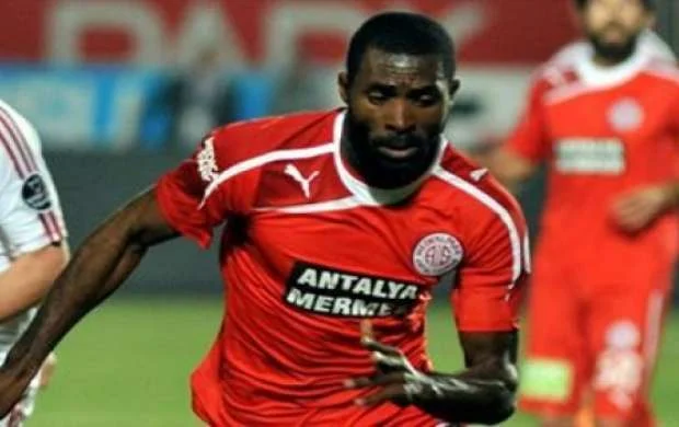 "Antalyaspor"un müdafiəçisi "Zirə"də 