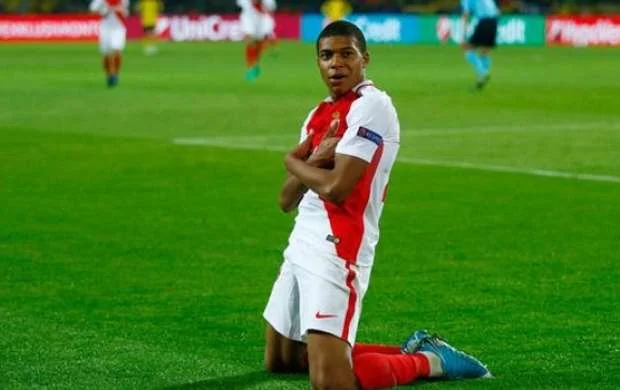 Futbolda rekordlar alt-üst olur: 145 milyonluq transfer 