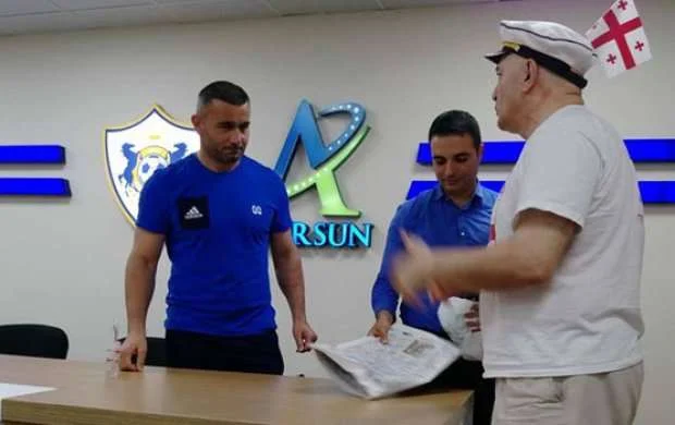 Qurban Qurbanov üçün gürcü şərabı - FOTOLAR 