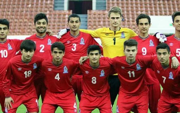 Milli komandamıza klubsuz futbolçu çağırıldı 