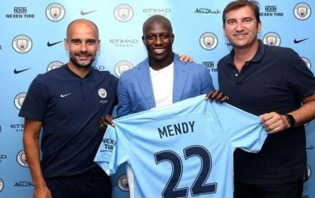 Futbol tarixinin transfer rekordu qırıldı - RƏSMİ 