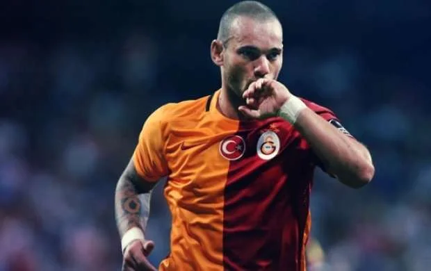 Uesli Sneyder hansı kluba gedir? 