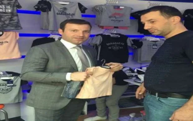 Baş katib "Qarabağ"ın fan-şopundan nə aldı?- FOTO 