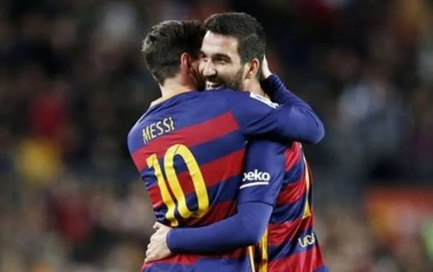 Arda Turan: "Yaşasın Azərbaycan-Türkiyə qardaşlığı" - FOTO 