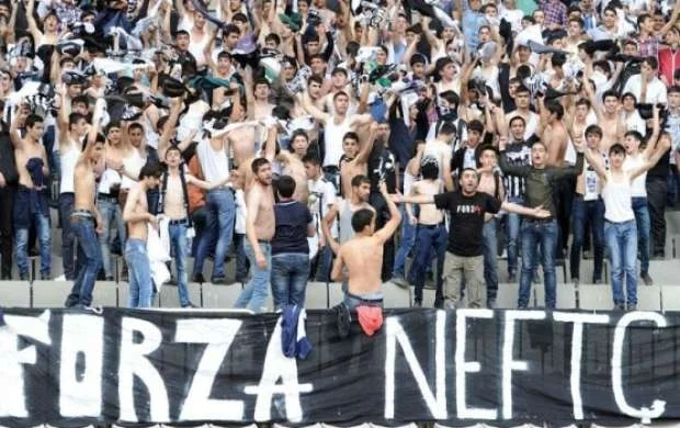 "Neftçi"nin baş məşqçisini istefaya səslədilər 